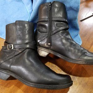 Clarks Ankle Zip Booties -  Size 8M